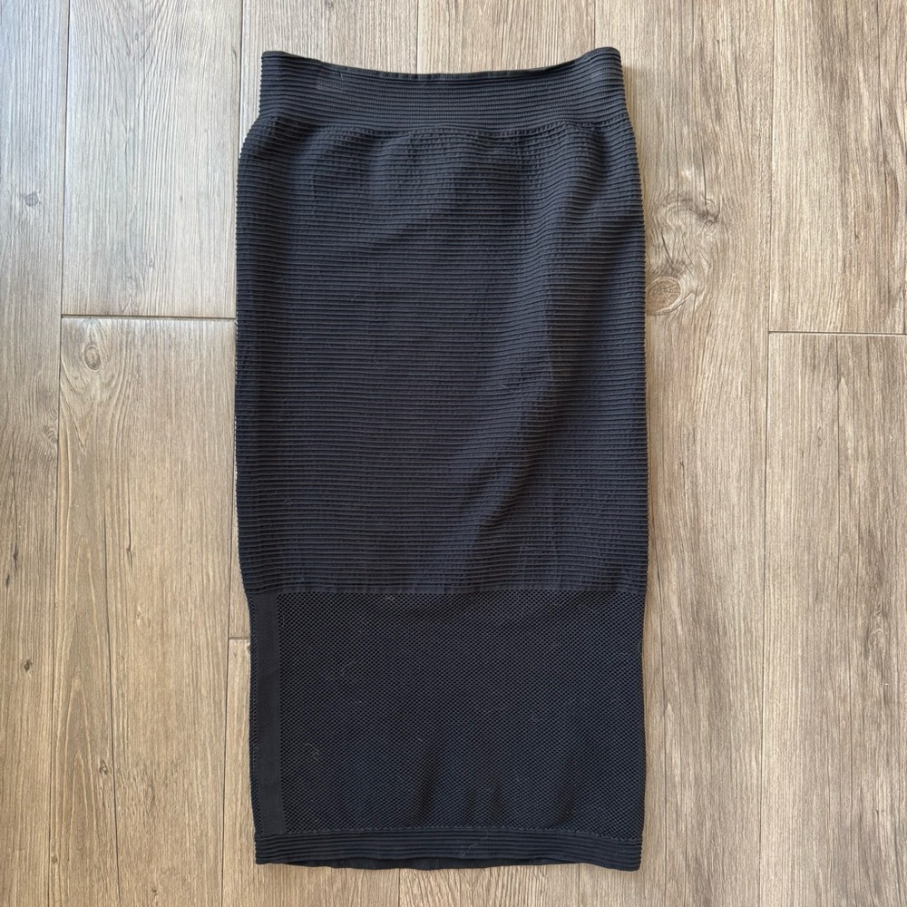 BCBGeneration Seamless Ribbed Midi Skirt - Picture 5 of 5